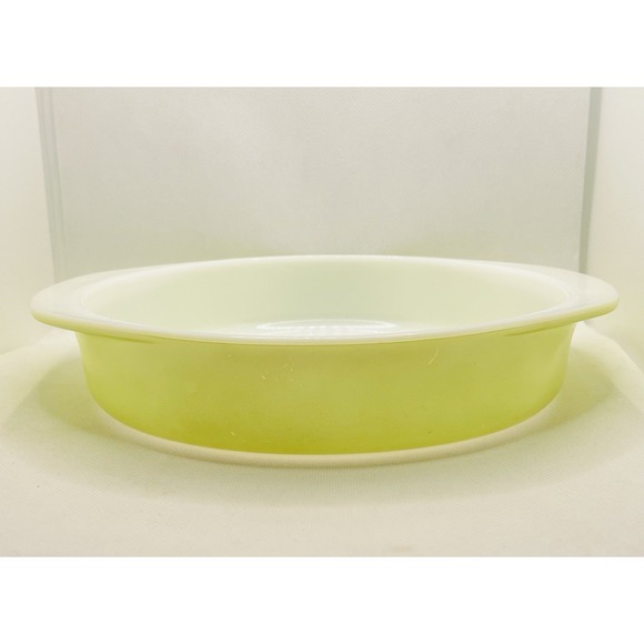 Vintage Pyrex 221 Round Green Cake Pan –‎ 8" – 1950s Baking Dish - Picture 1 of 2